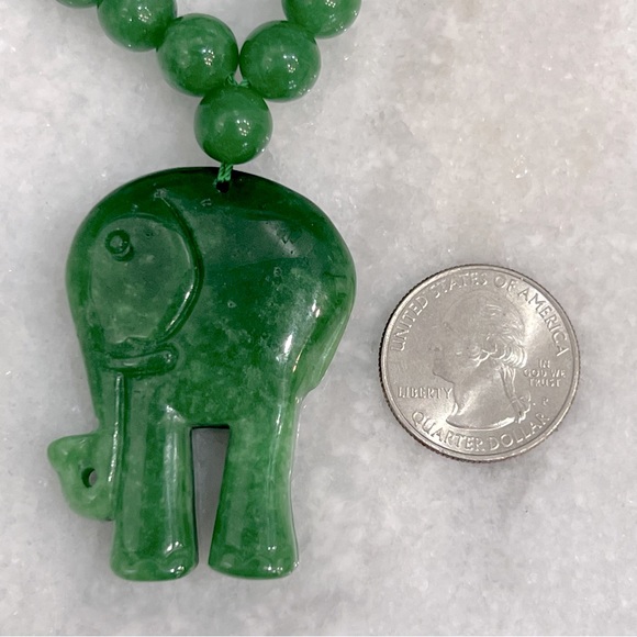 Green Jade Carved Elephant Sterling Silver Magnetic Clasp Necklace - Picture 11 of 11